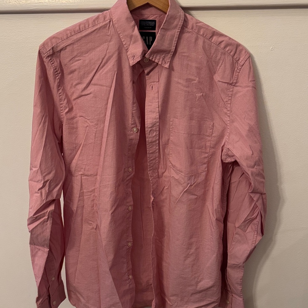 GAP Men's Casual Button Down in Soft Pink